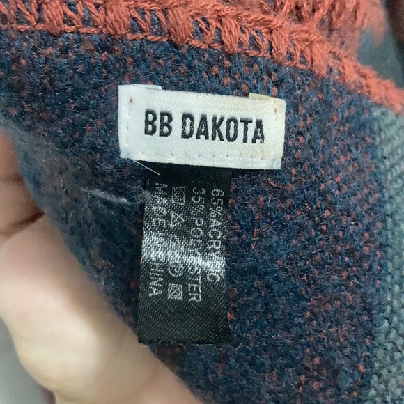 BB Dakota shawl - Picture 3 of 4